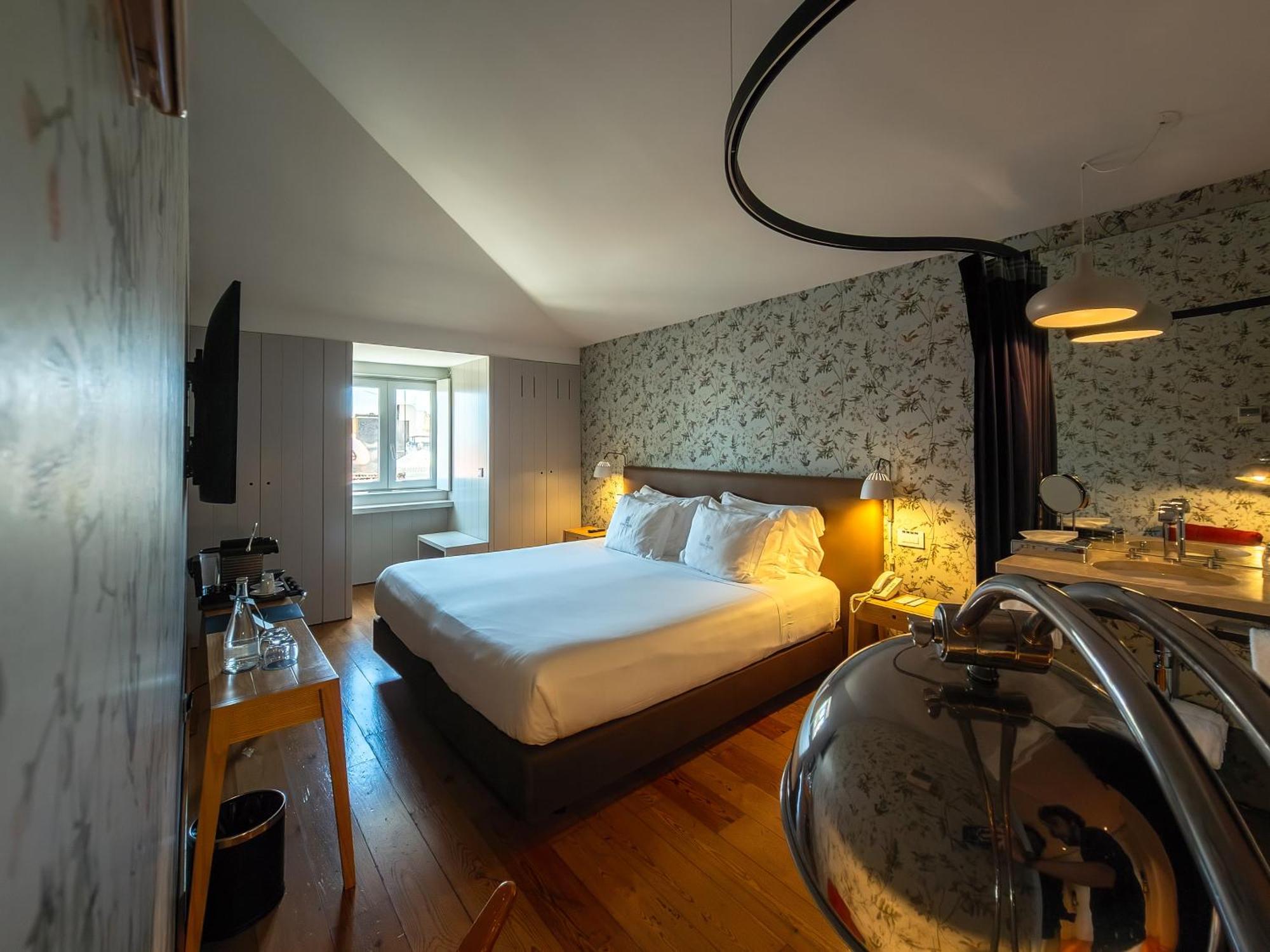 Hotel Carmo 4*
